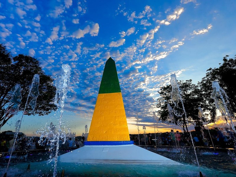 The Hito Tres Fronteras obelisk in Argentina's colours